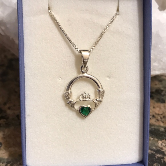STERLING SILVER CLADDAGH PENDANT W/GREEN CRYSTAL - Picture 2 of 7
